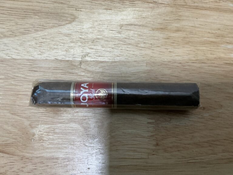 Joya Red Cigar Review – A Bold Nicaraguan Smoke for Whiskey Pairing